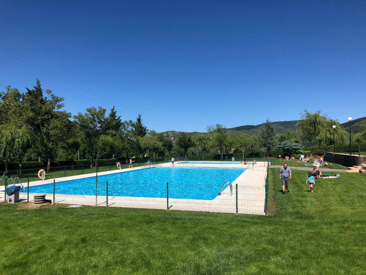 Apartamento Ezcaray Con Piscina Zorraquín Eksteriør bilde