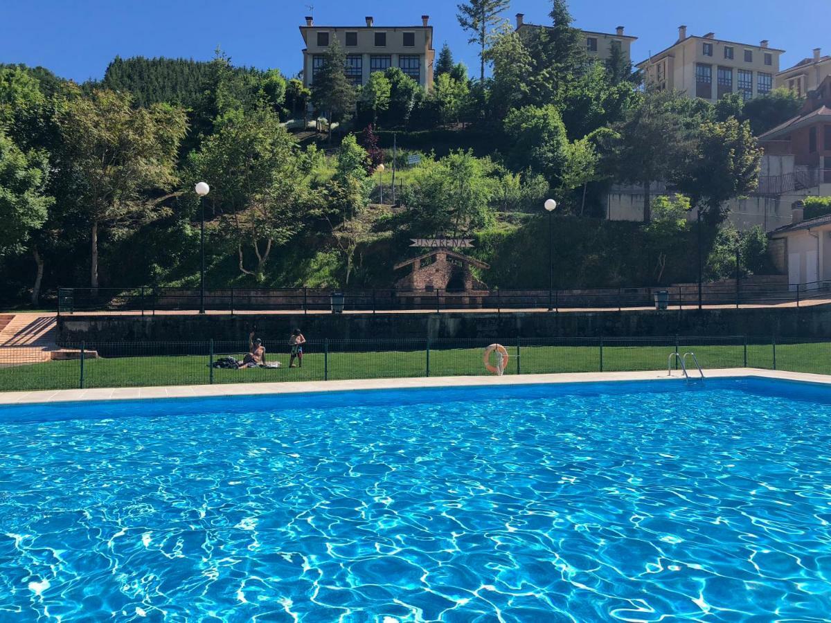 Apartamento Ezcaray Con Piscina Zorraquín Eksteriør bilde